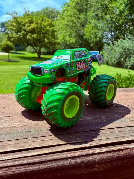 PIXAR CUSTOMS / PIXAR TRAINER TRUCK custom truck photo 8
