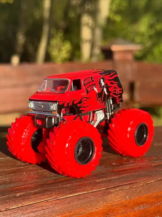MONSTER TRUCK MADNESS COLLECTION custom truck photo 3
