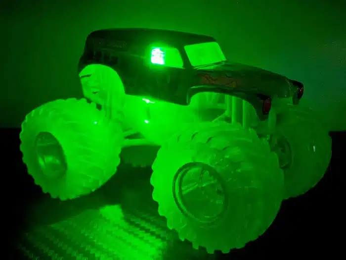 SOUTHBEATS GLOW custom truck photo 4