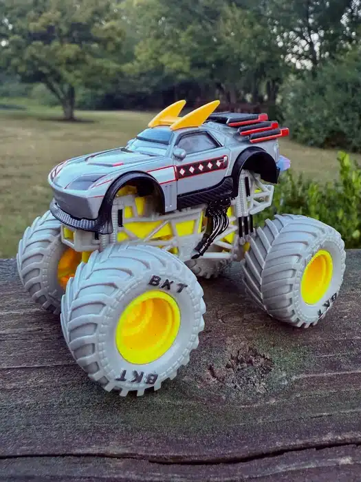 PIXAR CUSTOMS / PIXAR TRAINER TRUCK custom truck photo 4