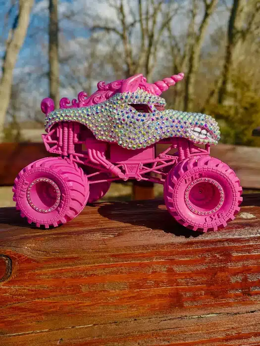 LADIES NIGHT / SPARKLE SMASH custom truck photo 2