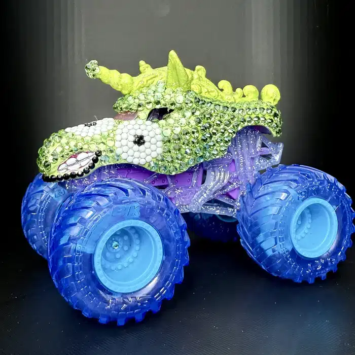 LADIES NIGHT / SPARKLE SMASH custom truck photo 53